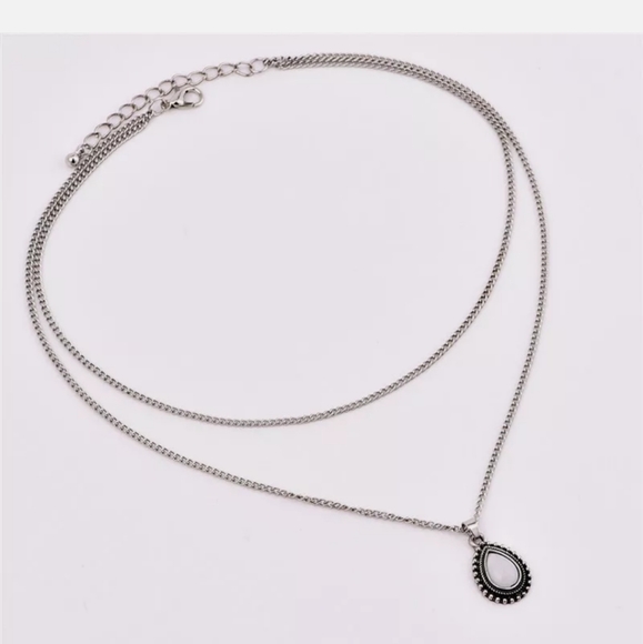 Minimalist style double layered silver tone Necklace - Picture 4 of 4